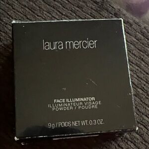 laura mercier Face Illuminator Powder - Black Packaging